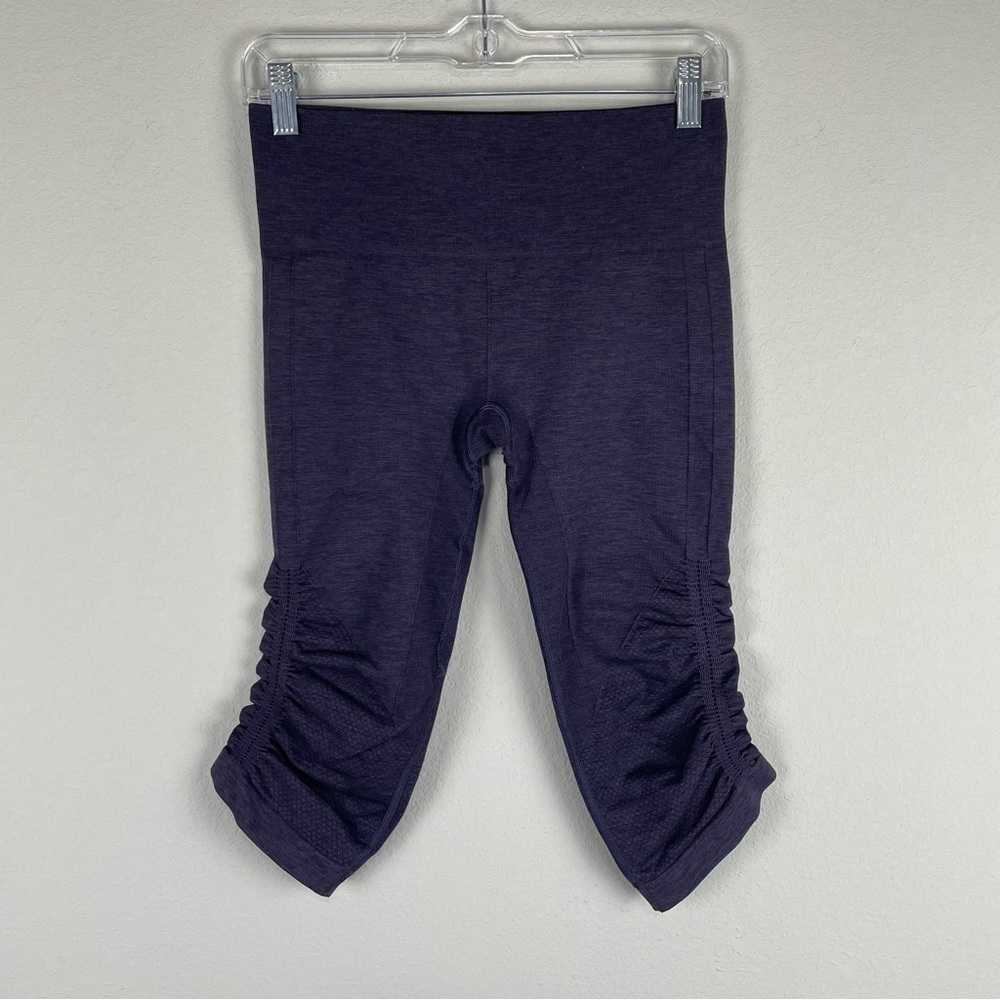 Lululemon Dark Purple Scrunch Athletic Athleisure Capri Leggings Size 6